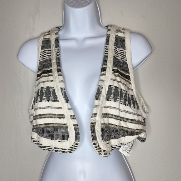 Zara cropped vest - Picture 10 of 12